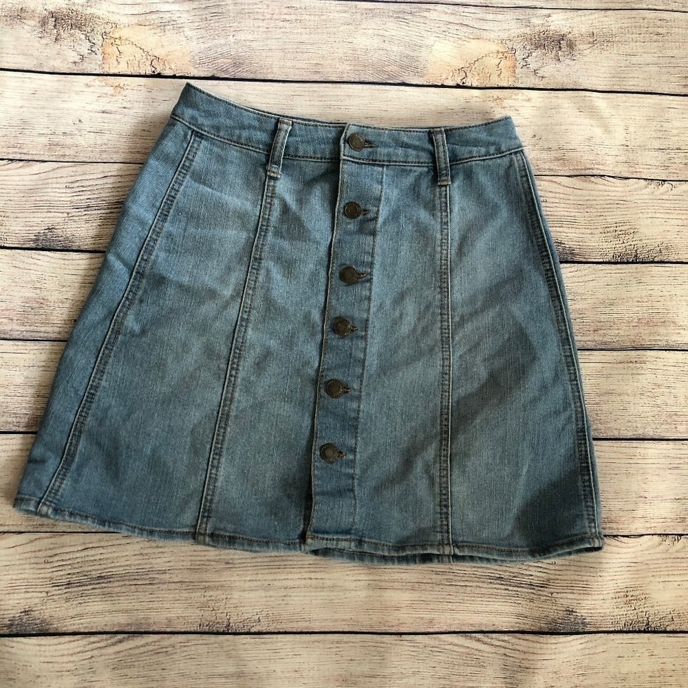 Mossimo Supply Co. Light Wash Denim Skirt Size 4